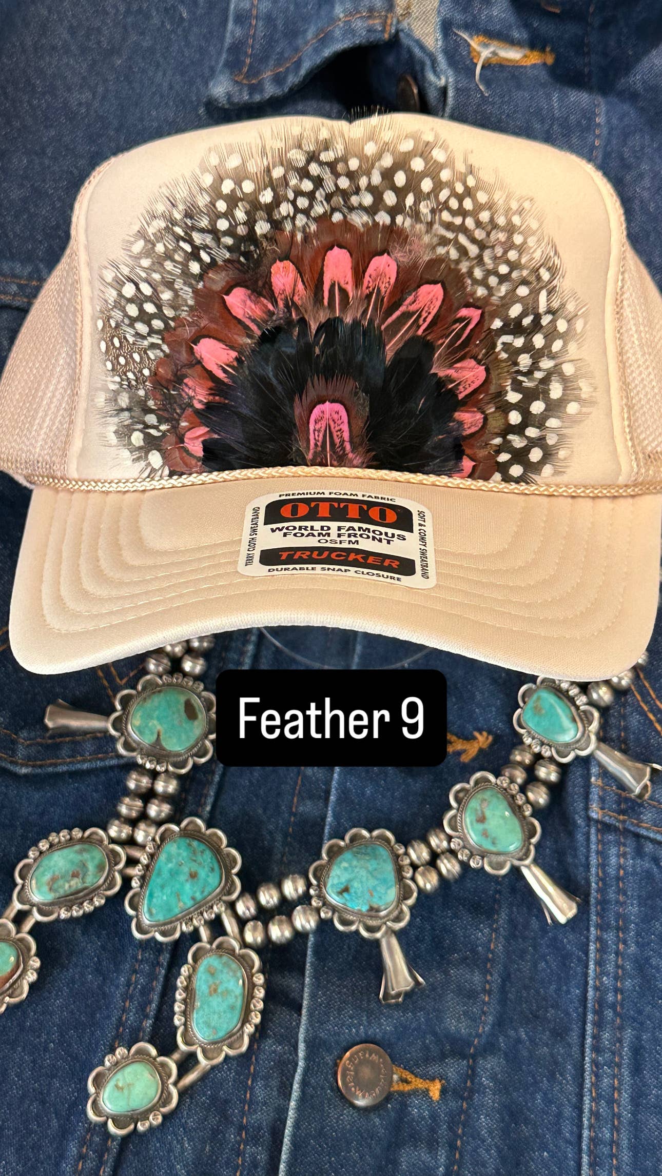 CREAM BEIGE FEATHER TRUCKER HAT