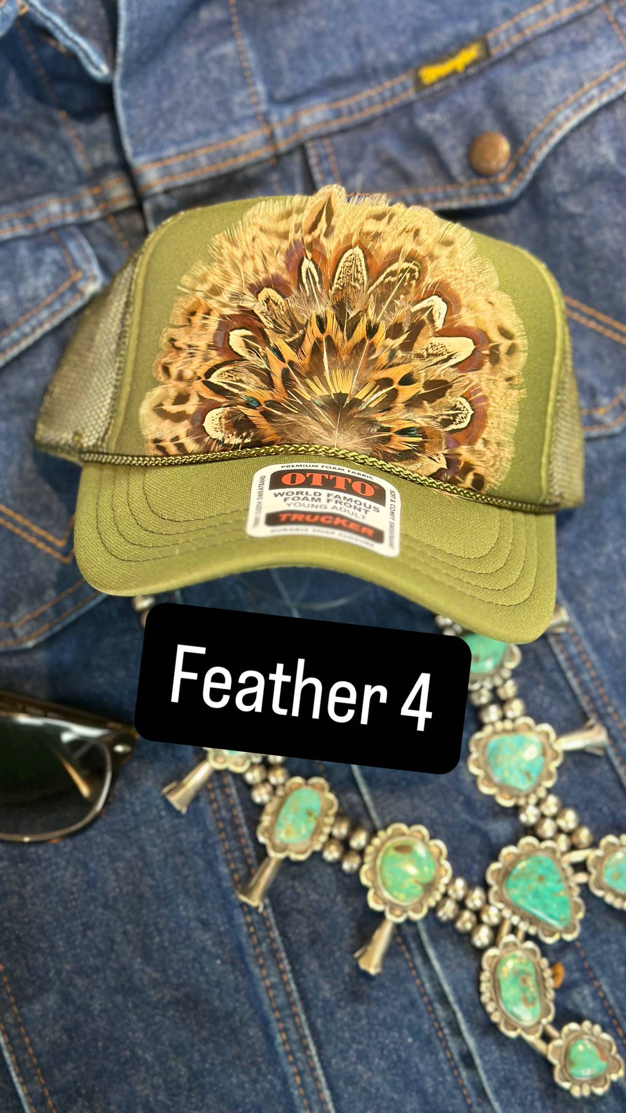 GREEN FEATHER TRUCKER HAT