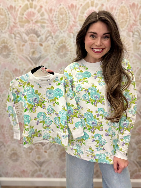 The Beaufort Bonnet Company Women's Cassidy Comfy Crewneck Princess Grace Rose (Blue) with Worth Avenue White