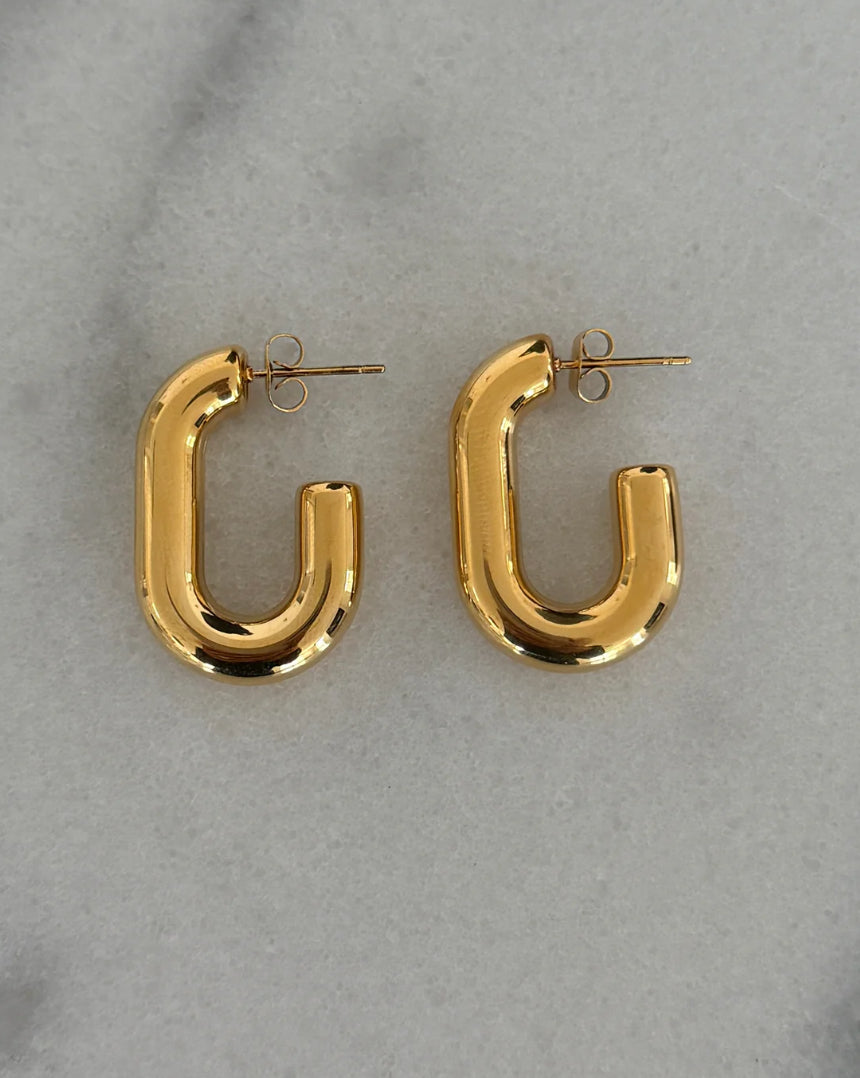 CHANSUTT PEARLS Oval Hoops