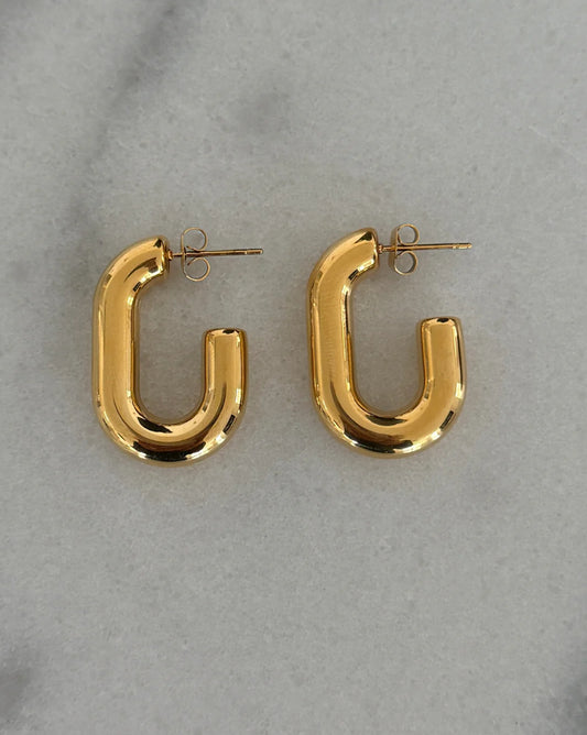 CHANSUTT PEARLS Oval Hoops